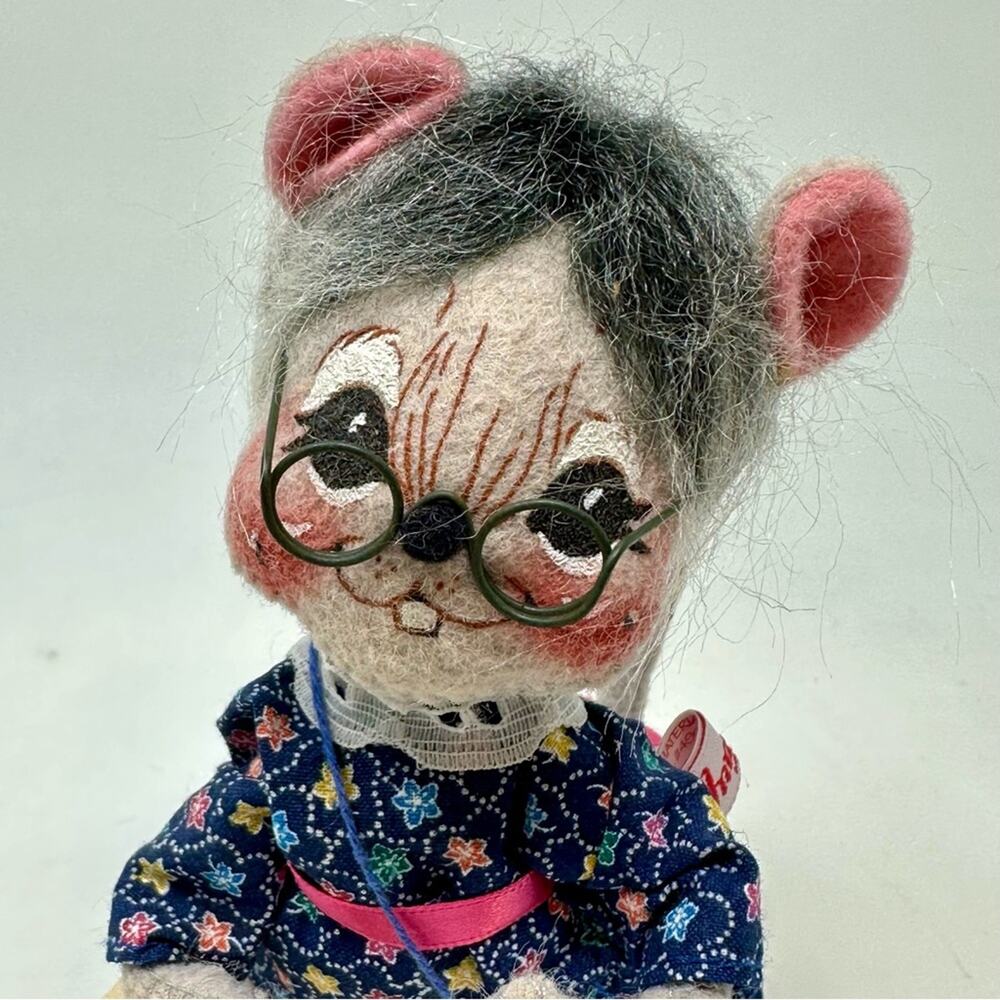 Vintage Annalee Granny Grandma Mouse Doll Plush w/ Glasses Mobilitee Collectible - Picture 2 of 11